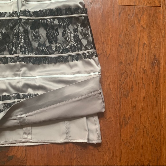 🌈 BCBG Lace Stripe Dress in Warm Grey | Size 6 - Picture 8 of 9